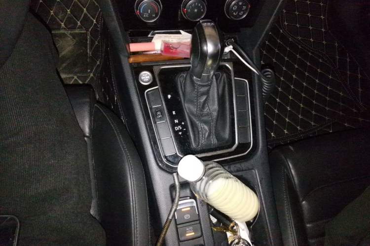 Used Volkswagen Magotan 2018 Facelift 330TSI DSG Luxury Model Gear Lever