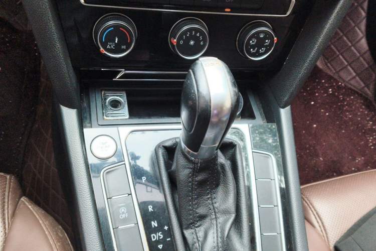 Used Volkswagen Magotan 2018 330TSI DSG Advanced Model Gear Lever