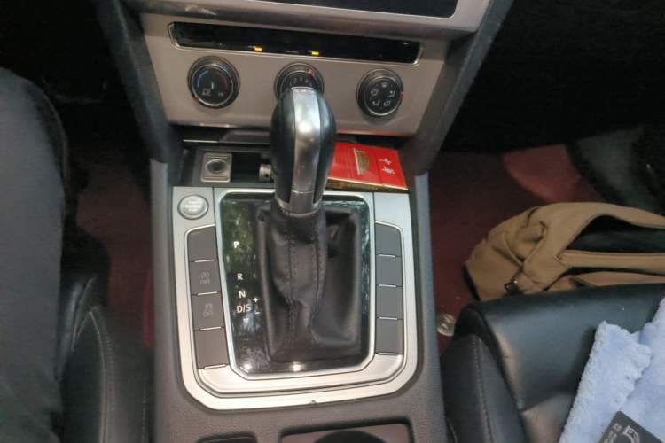 Used Volkswagen Magotan 2018 280TSI DSG Comfort Model Gear Lever