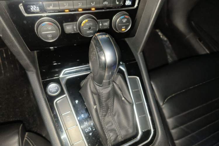 Used Volkswagen Magotan 2018 Facelift 330TSI DSG Luxury Model Gear Lever