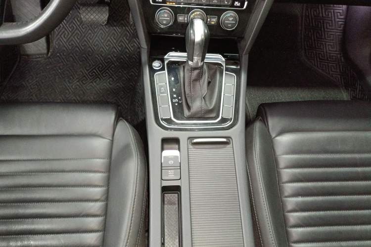 Used Volkswagen Magotan 2018 Facelift 380TSI DSG Luxury Version Gear Lever