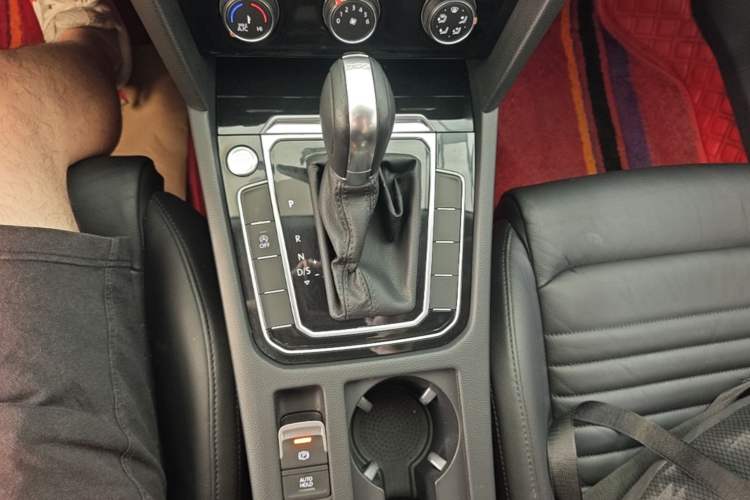 Used Volkswagen Magotan 2018 330TSI DSG Advanced Model Gear Lever