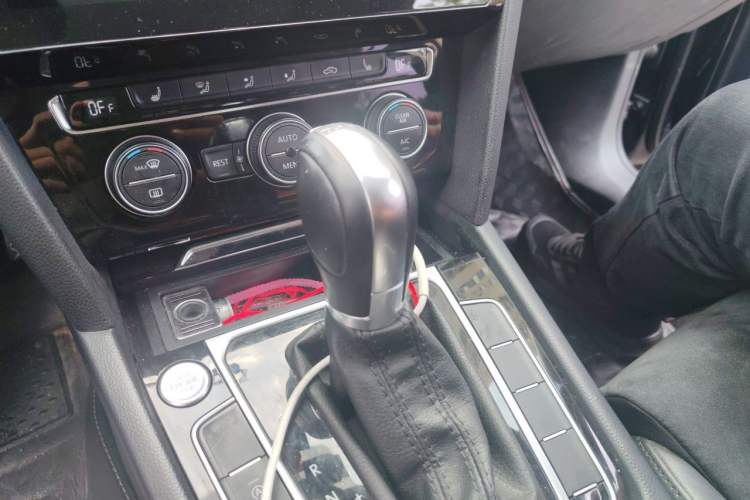 Used Volkswagen Magotan 2018 330TSI DSG Luxury Model Gear Lever