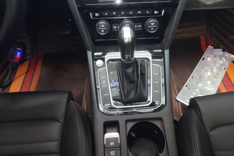 Used Volkswagen Magotan 2018 Facelift 330TSI DSG Luxury Model Gear Lever