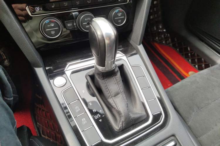 Used Volkswagen Magotan 2018 330TSI DSG Luxury Model Gear Lever