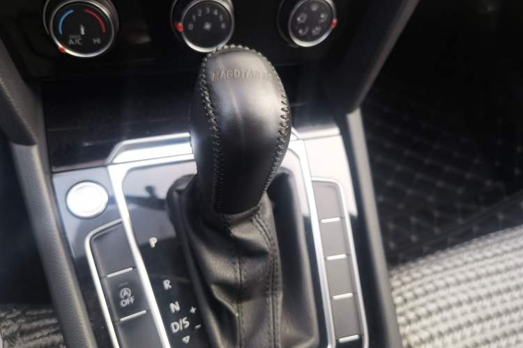 Used Volkswagen Magotan 2018 330TSI DSG Advanced Model Gear Lever