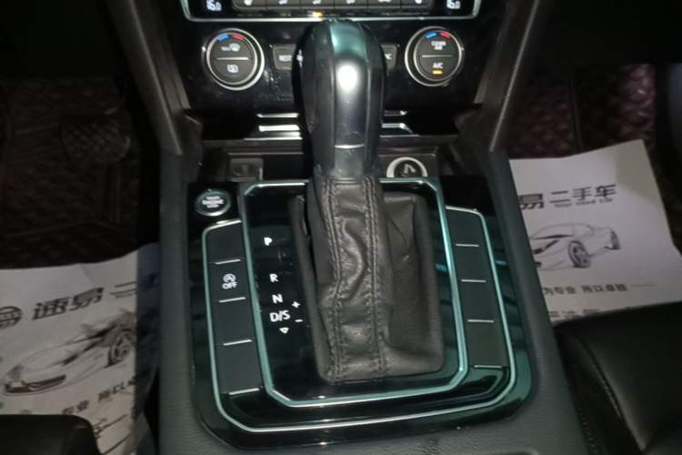 Used Volkswagen Magotan 2018 Facelift 330TSI DSG Luxury Model Gear Lever