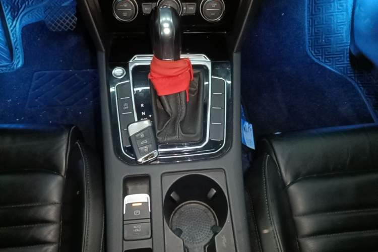 Used Volkswagen Magotan 2018 Facelift 330TSI DSG Luxury Model Gear Lever