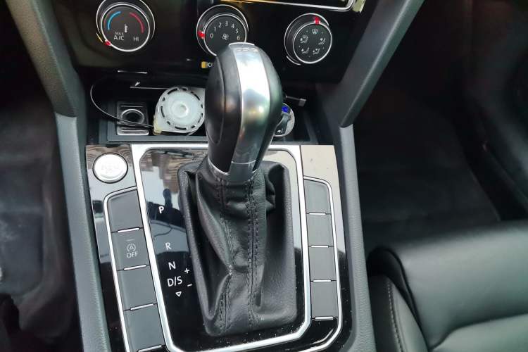 Used Volkswagen Magotan 2018 330TSI DSG Advanced Model Gear Lever