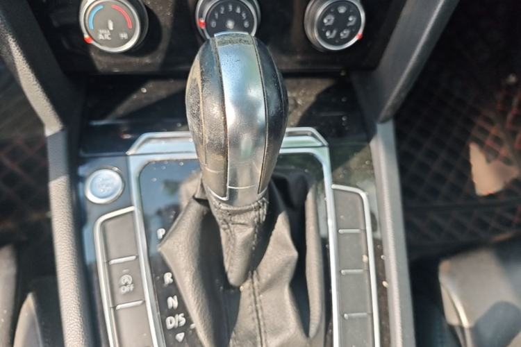 Used Volkswagen Magotan 2018 330TSI DSG Advanced Model Gear Lever