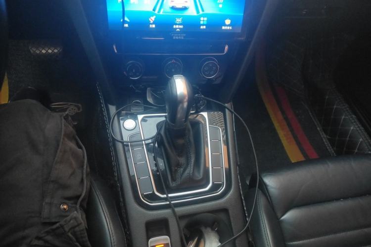 Used Volkswagen Magotan 2018 330TSI DSG Advanced Model Gear Lever
