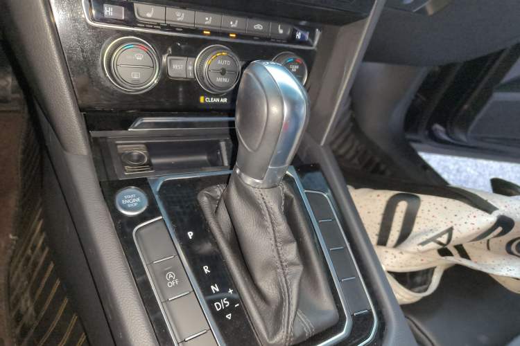 Used Volkswagen Magotan 2018 Facelift 330TSI DSG Luxury Model Gear Lever