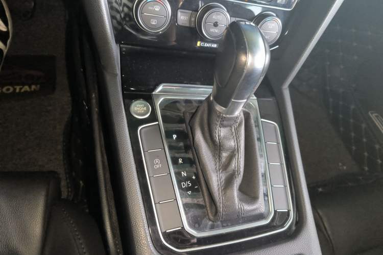 Used Volkswagen Magotan 2018 Facelift 330TSI DSG Luxury Model Gear Lever