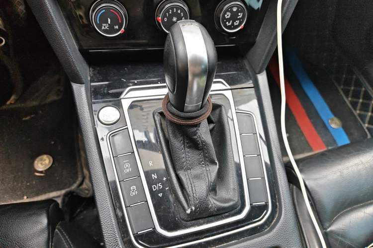Used Volkswagen Magotan 2018 330TSI DSG Advanced Model Gear Lever