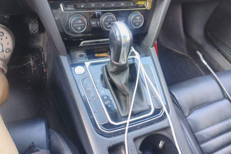 Used Volkswagen Magotan 2018 Facelift 380TSI DSG Luxury Version Gear Lever