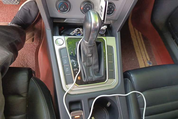 Used Volkswagen Magotan 2018 280TSI DSG Comfort Model Gear Lever