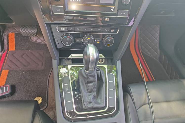 Used Volkswagen Magotan 2018 Facelift 330TSI DSG Luxury Model Gear Lever