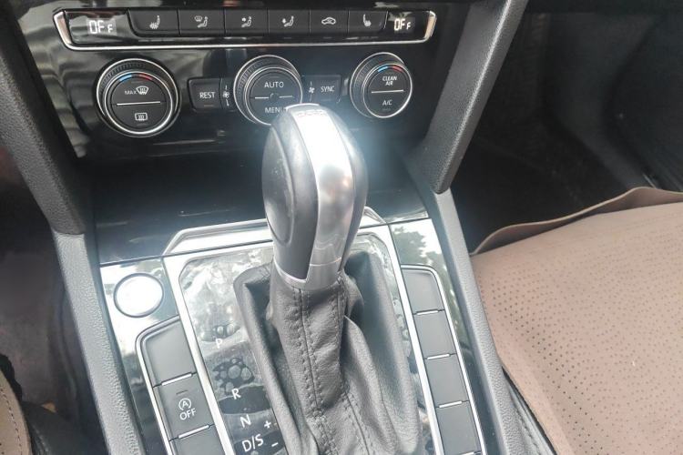 Used Volkswagen Magotan 2018 Facelift 330TSI DSG Luxury Model Gear Lever