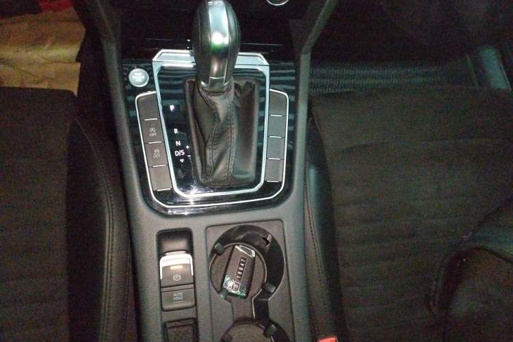 Used Volkswagen Magotan 2018 330TSI DSG Luxury Model Gear Lever