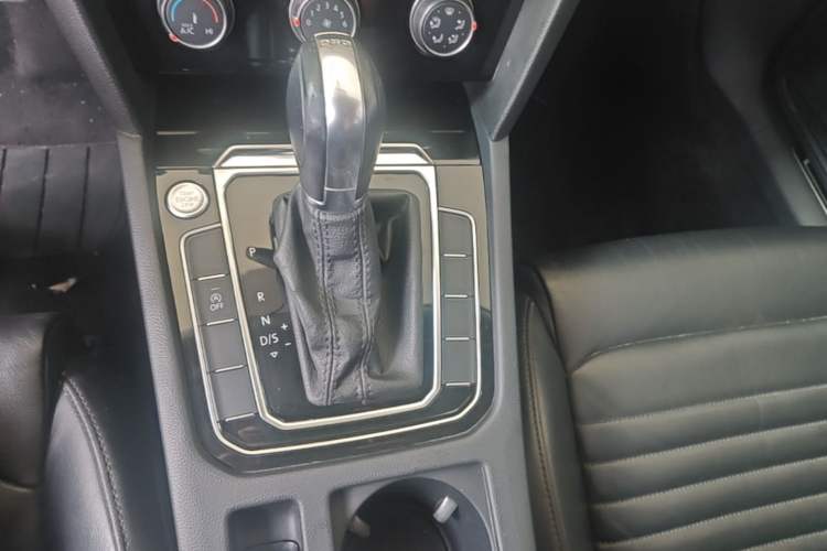 Used Volkswagen Magotan 2018 330TSI DSG Advanced Model Gear Lever