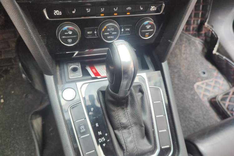 Used Volkswagen Magotan 2018 330TSI DSG Luxury Model Gear Lever
