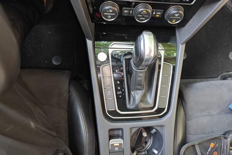 Used Volkswagen Magotan 2018 330TSI DSG Luxury Model Gear Lever