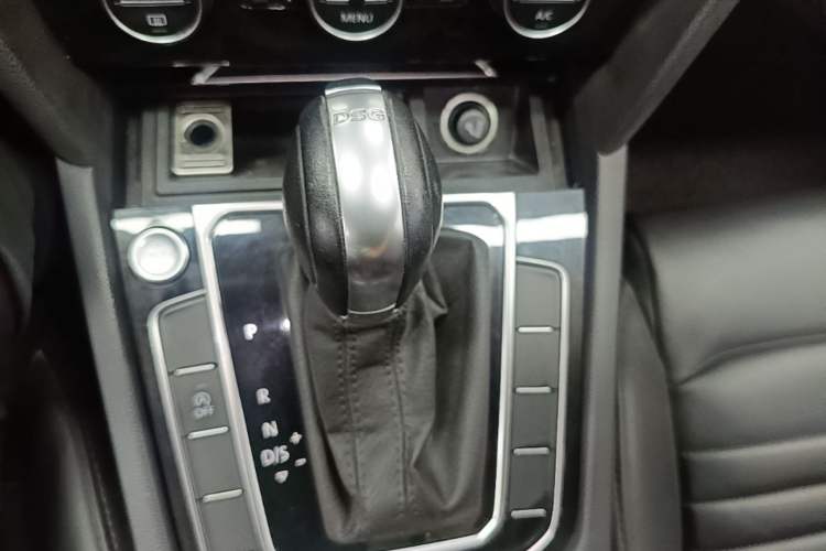 Used Volkswagen Magotan 2018 Facelift 380TSI DSG Luxury Version Gear Lever