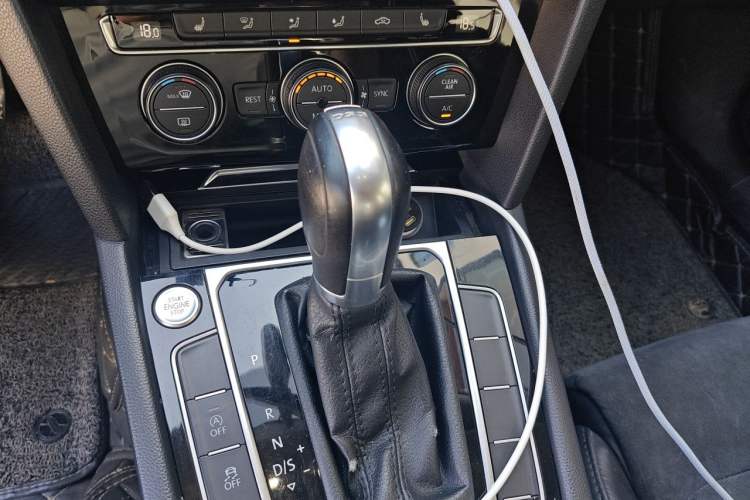 Used Volkswagen Magotan 2018 330TSI DSG Luxury Model Gear Lever