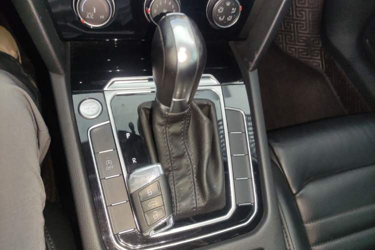 Used Volkswagen Magotan 2018 330TSI DSG Advanced Model Gear Lever