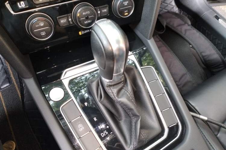 Used Volkswagen Magotan 2018 Facelift 330TSI DSG Luxury Model Gear Lever