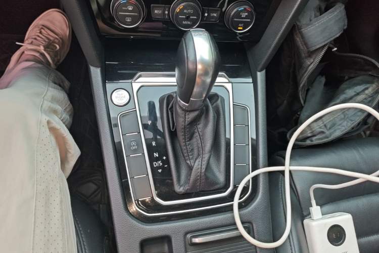 Used Volkswagen Magotan 2018 Facelift 330TSI DSG Luxury Model Gear Lever
