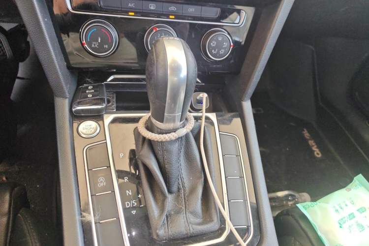 Used Volkswagen Magotan 2018 330TSI DSG Advanced Model Gear Lever