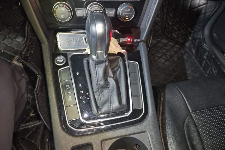 Used Volkswagen Magotan 2018 330TSI DSG Luxury Model Gear Lever