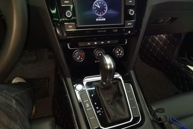 Used Volkswagen Magotan 2018 330TSI DSG Advanced Model Gear Lever
