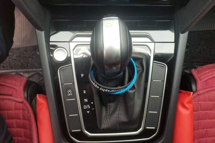 Used Volkswagen Magotan 2018 Facelift 330TSI DSG Luxury Model Gear Lever