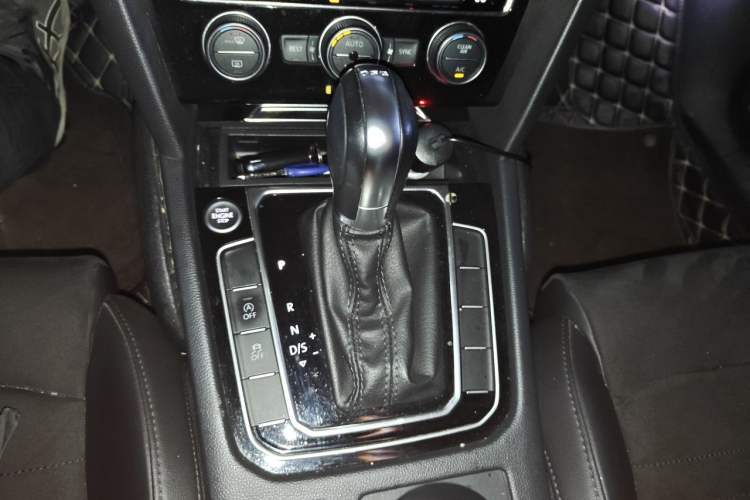 Used Volkswagen Magotan 2018 330TSI DSG Luxury Model Gear Lever
