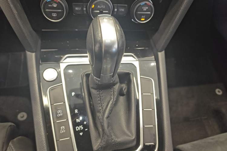 Used Volkswagen Magotan 2018 330TSI DSG Luxury Model Gear Lever