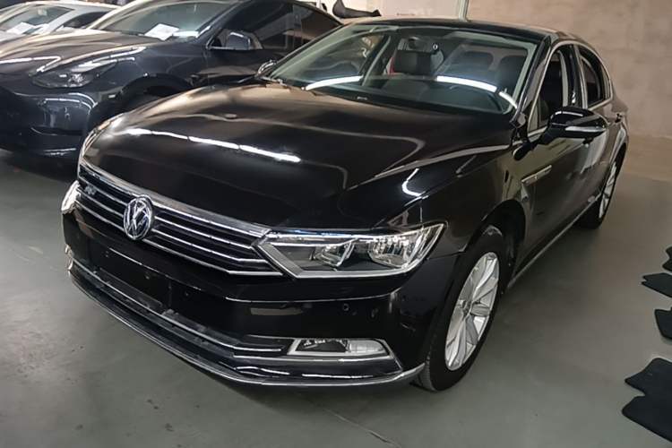Used Volkswagen Magotan 2018 330TSI DSG Advanced Model Guazi used car, China used car export, Used car for sale, Used  cars, Cheapest cars for sale
