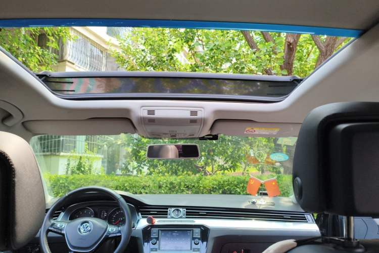 Used Volkswagen Magotan 2018 330TSI DSG Advanced Model Headliner