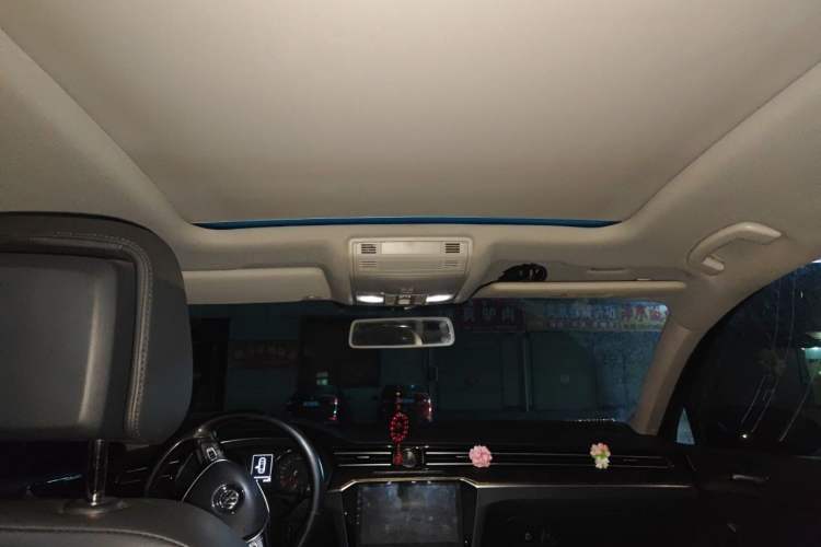Used Volkswagen Magotan 2018 330TSI DSG Advanced Model Headliner