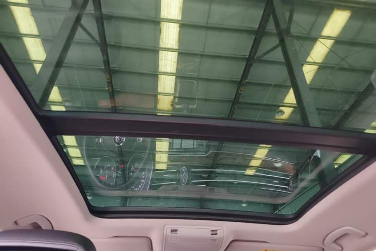Used Volkswagen Magotan 2018 330TSI DSG Luxury Model Headliner