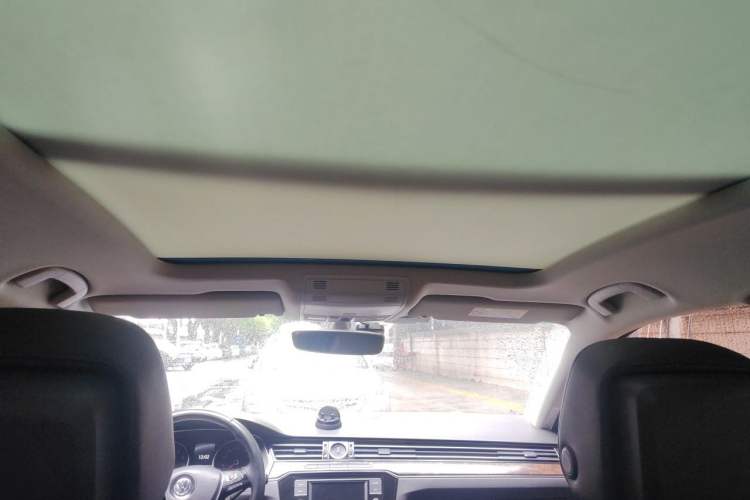 Used Volkswagen Magotan 2018 330TSI DSG Luxury Model Headliner