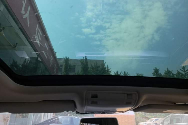Used Volkswagen Magotan 2018 330TSI DSG Advanced Model Headliner