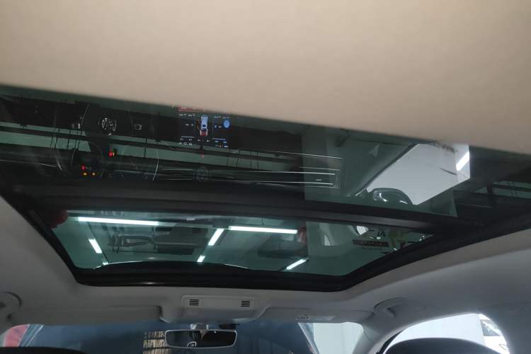 Used Volkswagen Magotan 2018 330TSI DSG Luxury Model Headliner