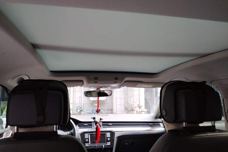 Used Volkswagen Magotan 2018 330TSI DSG Luxury Model Headliner