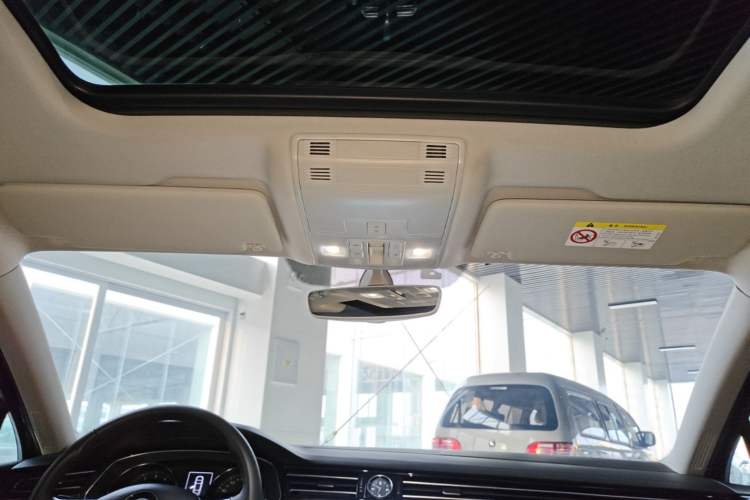 Used Volkswagen Magotan 2018 330TSI DSG Luxury Model Headliner