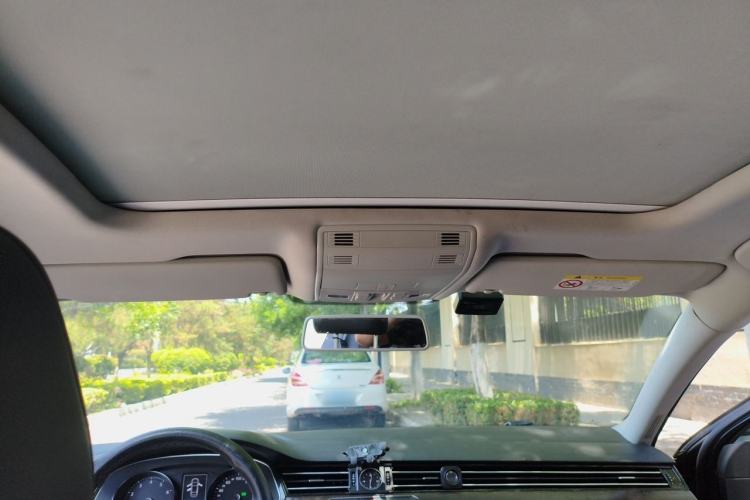 Used Volkswagen Magotan 2018 330TSI DSG Advanced Model Headliner