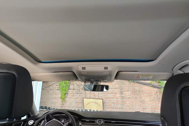 Used Volkswagen Magotan 2018 330TSI DSG Luxury Model Headliner