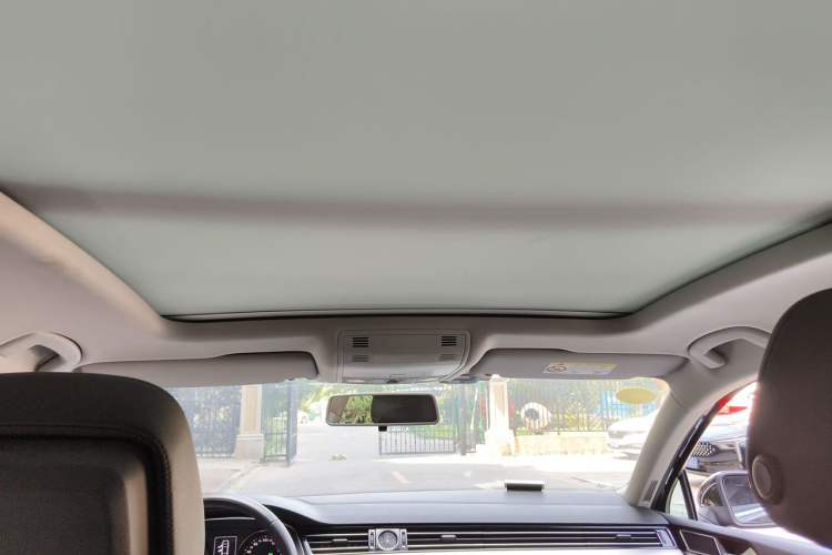 Used Volkswagen Magotan 2018 330TSI DSG Advanced Model Headliner
