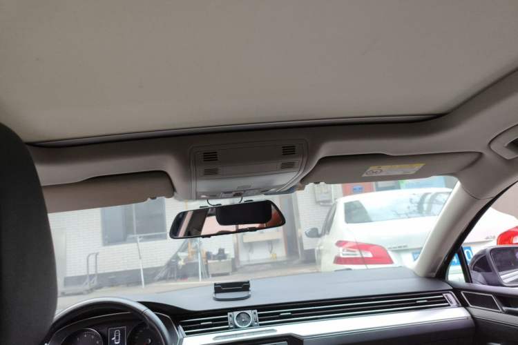 Used Volkswagen Magotan 2018 330TSI DSG Advanced Model Headliner